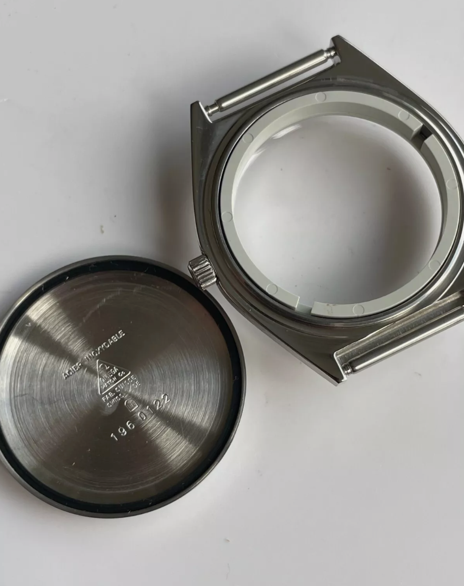 Omega Quartz 196.0122 Case