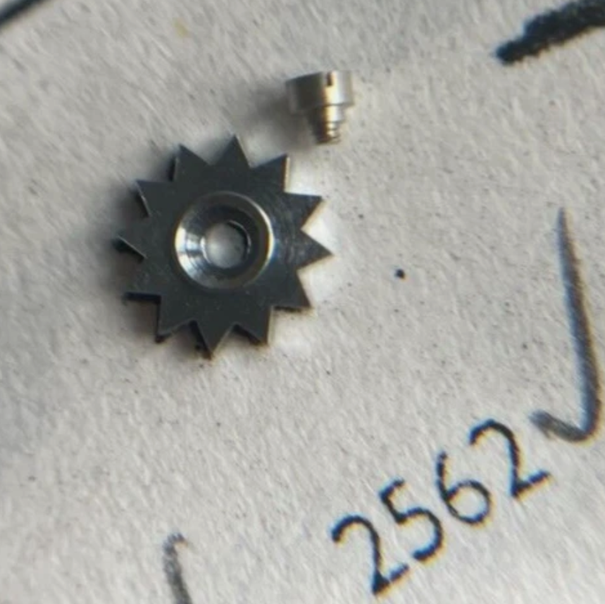 NOS Valjoux 72c / 88 - 2562 Month Star & Screw