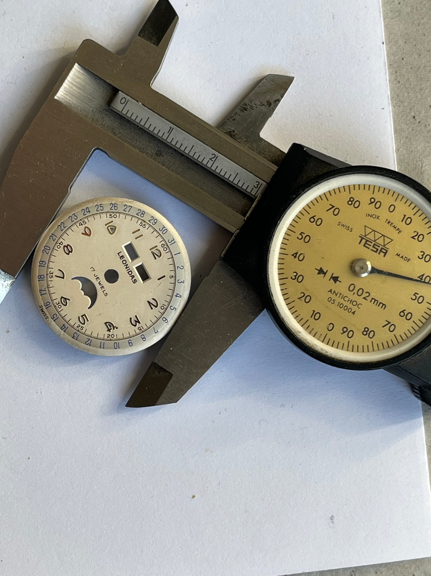 Leonidas Triple Date Moonphase Dial