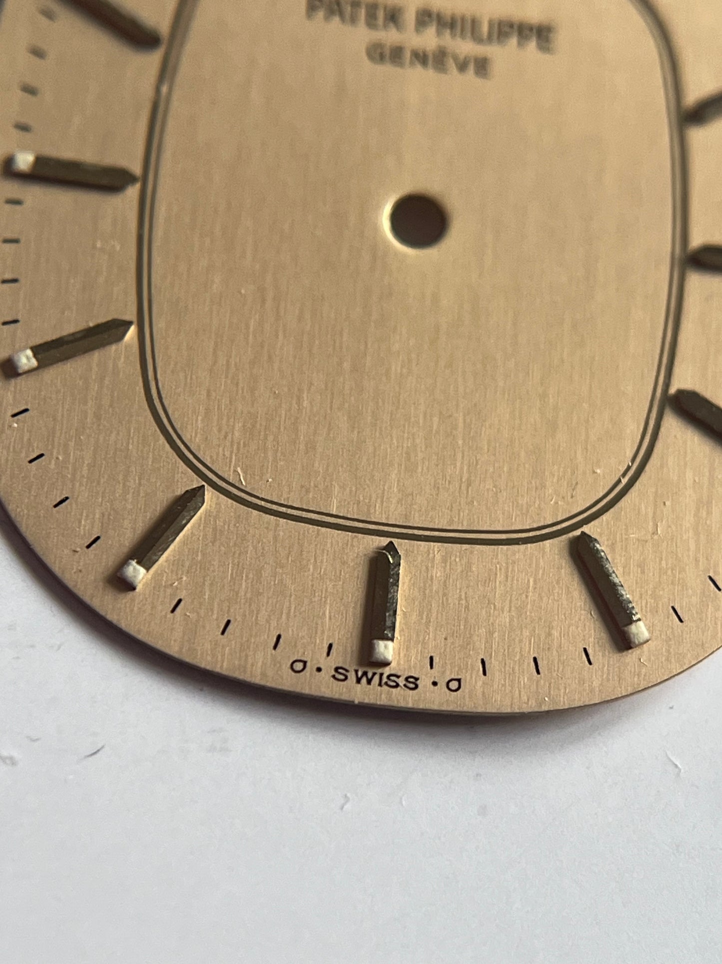 NOS Patek Philippe Nautilus 3770 Sigma Dial 18k/750 Gold