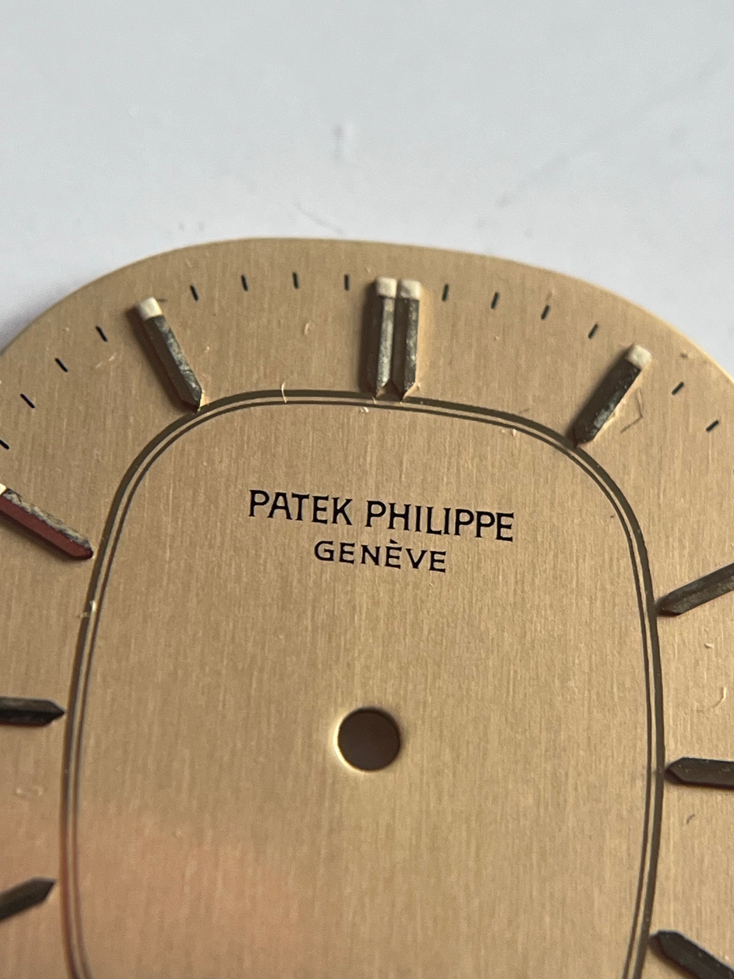 NOS Patek Philippe Nautilus 3770 Sigma Dial 18k/750 Gold