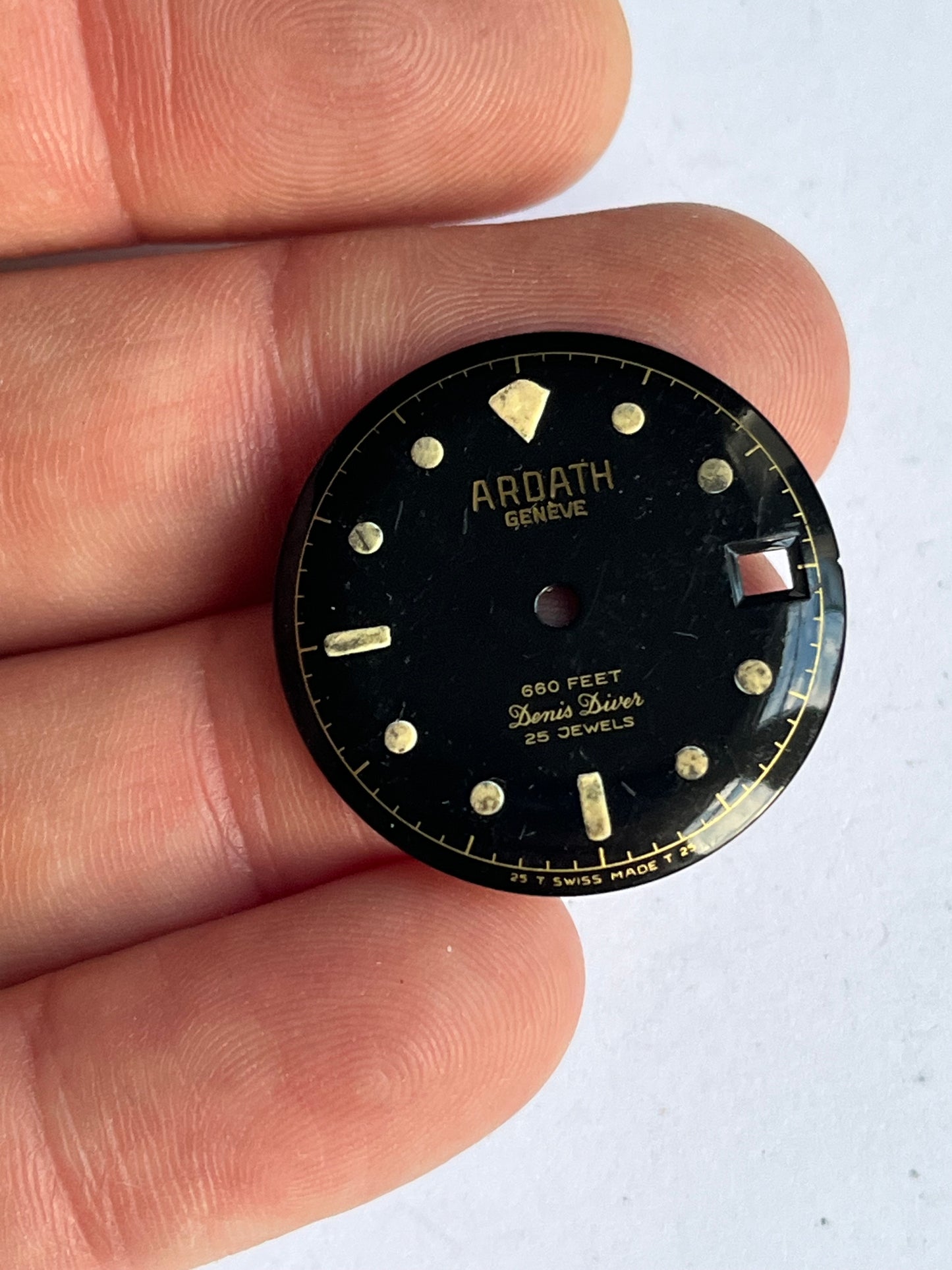 Ardath Geneve Denis Diver 660 ft Dial BLACK