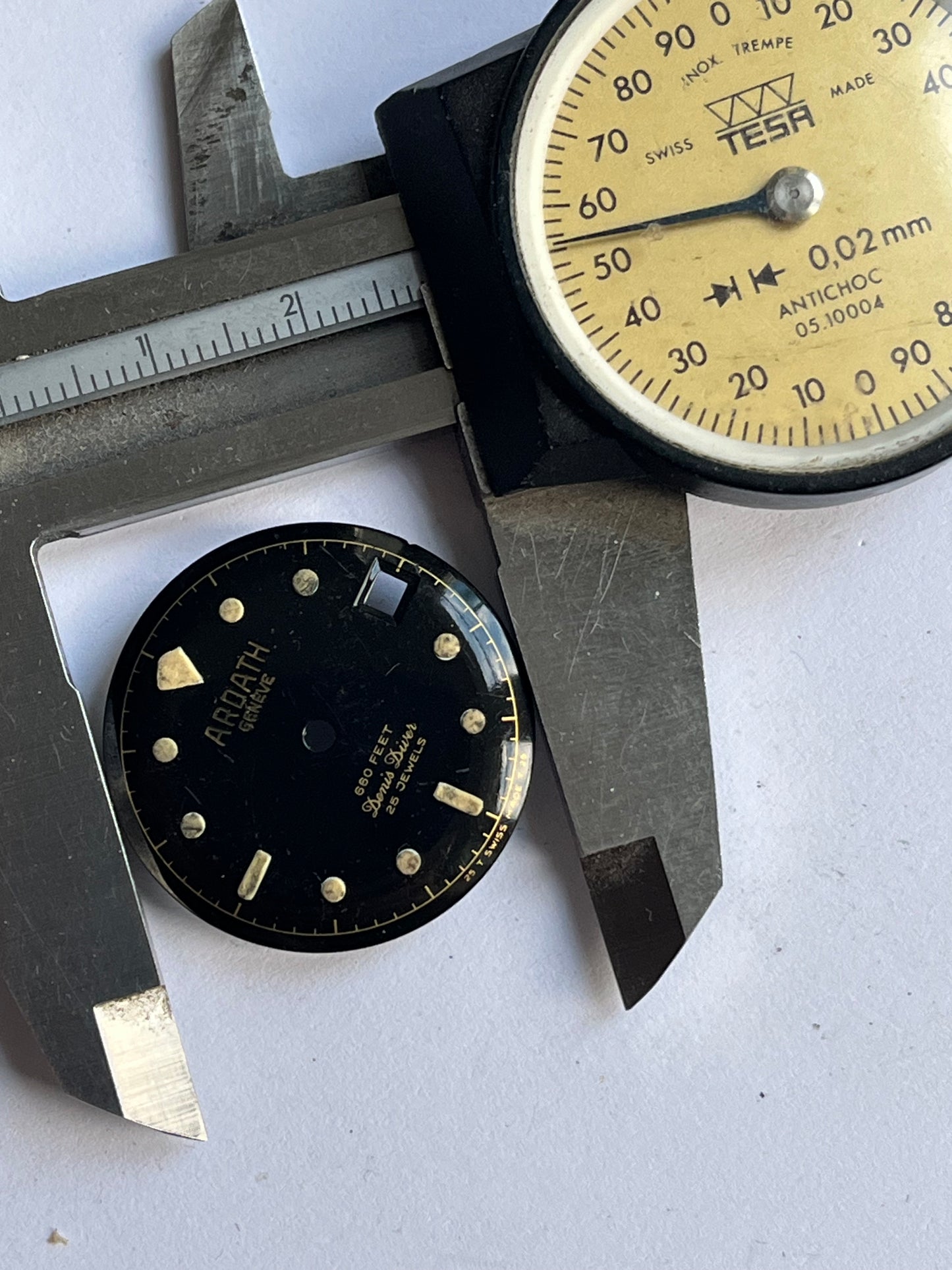 Ardath Geneve Denis Diver 660 ft Dial BLACK