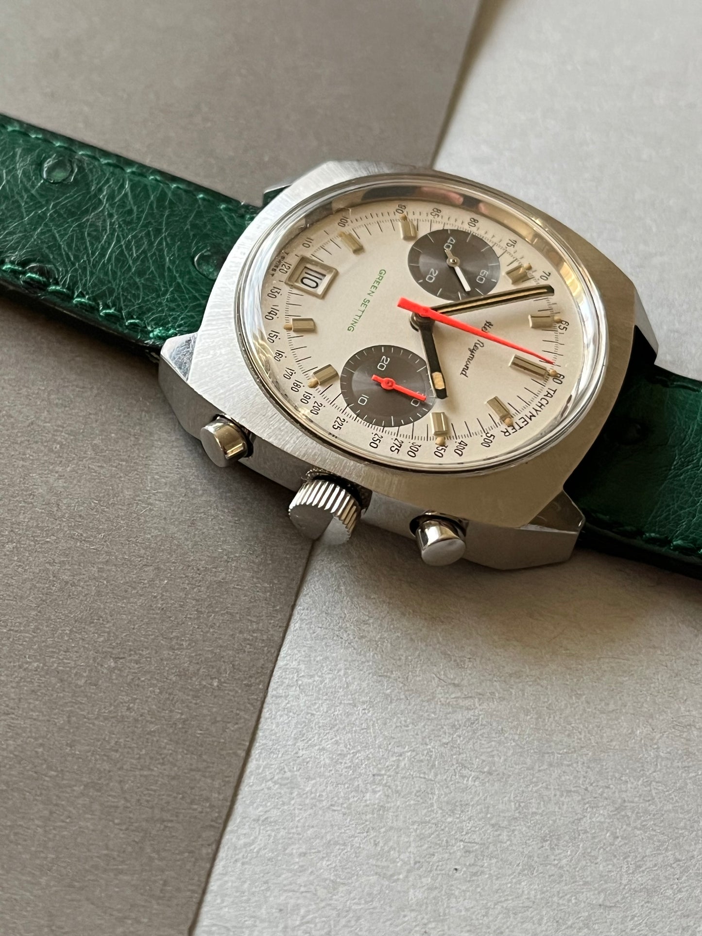 Heli Reymond Green Setting Chronograph