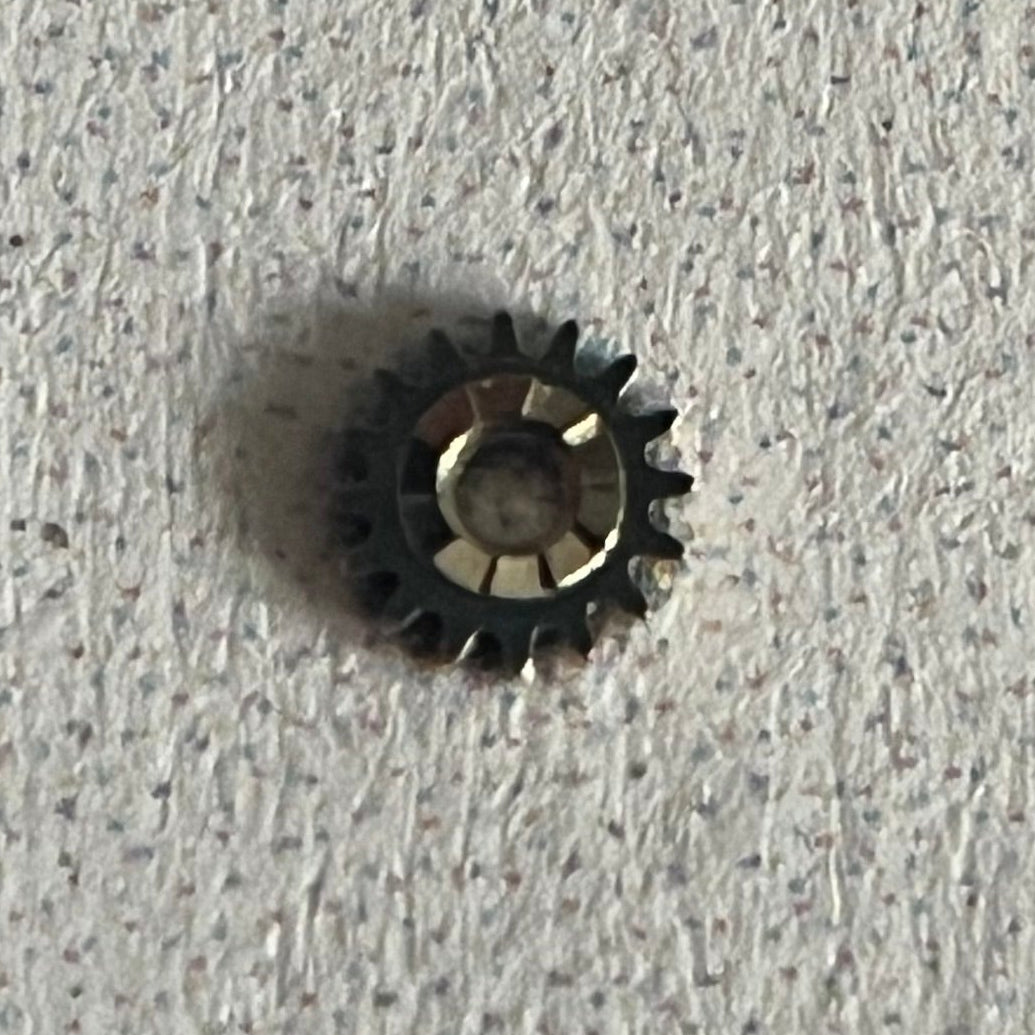 Omega 1040 - 1108 Winding Pinion
