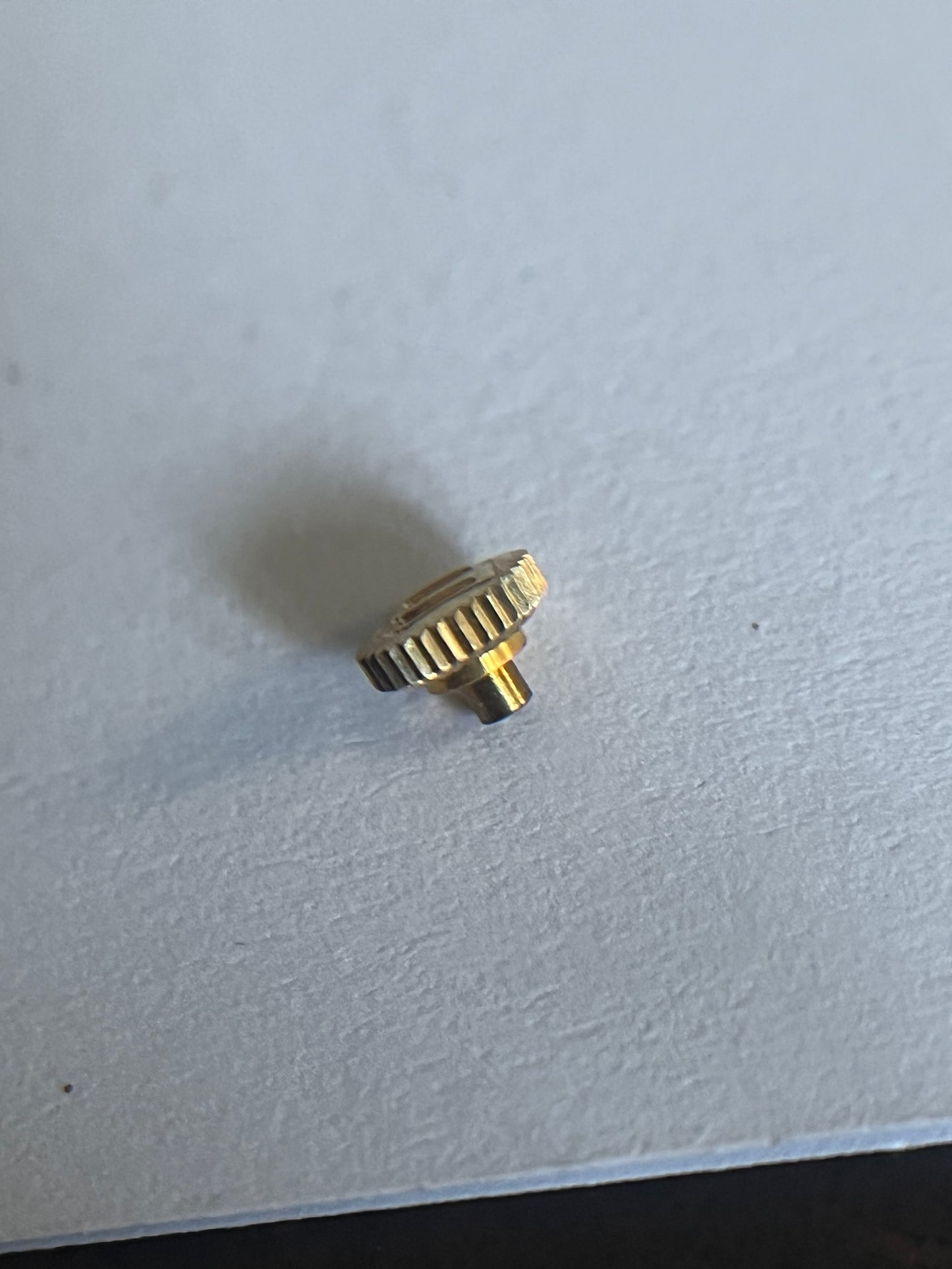 Universal Geneve Big Shield Crown ø 4.5mm Yellow Gold