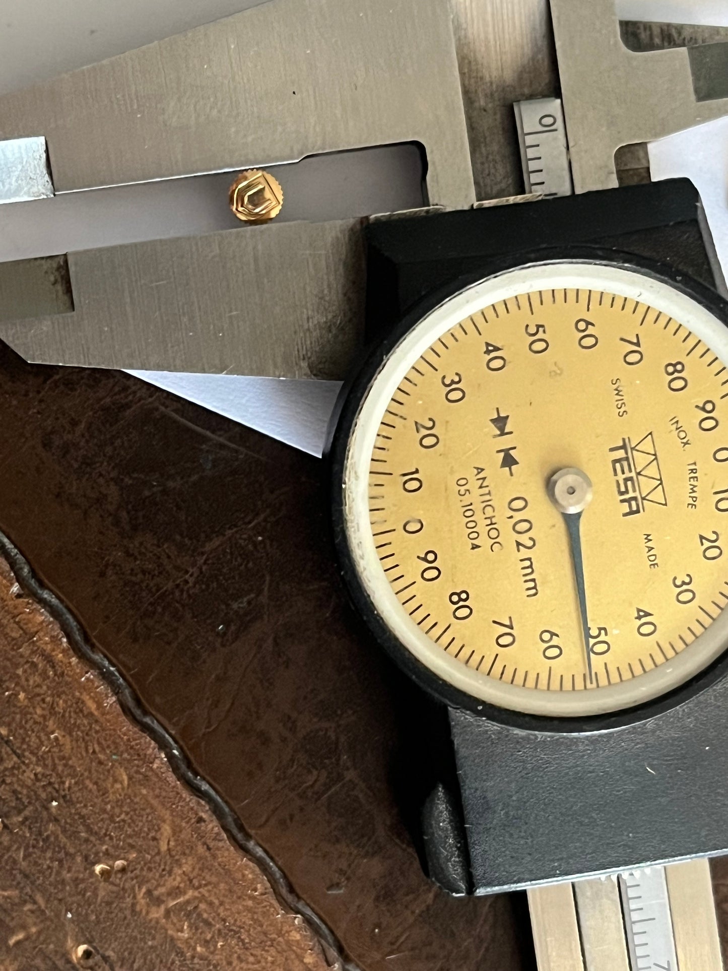 Universal Geneve Big Shield Crown ø 4.5mm Yellow Gold