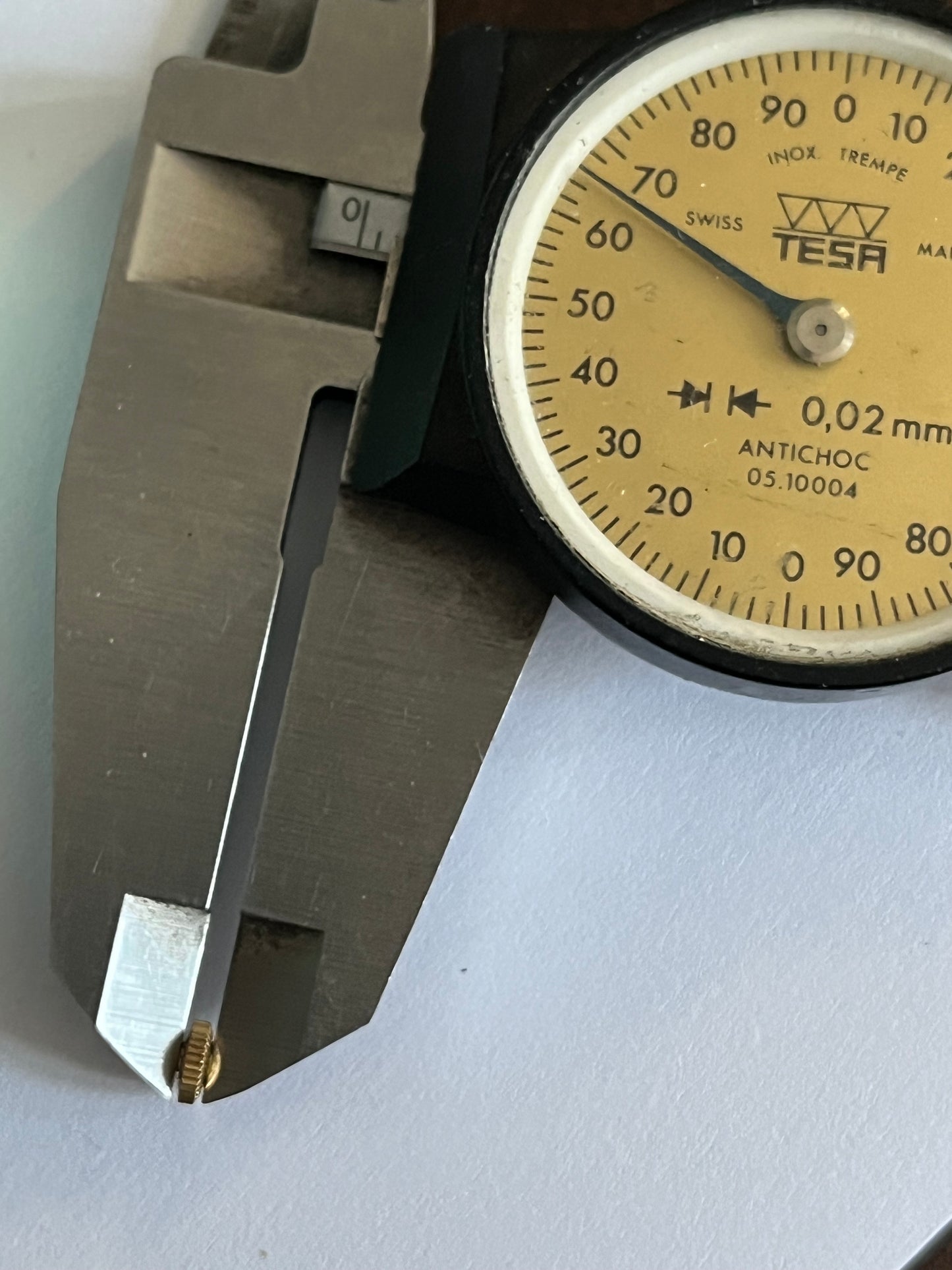 Universal Geneve Big Shield Crown ø 4.5mm Yellow Gold