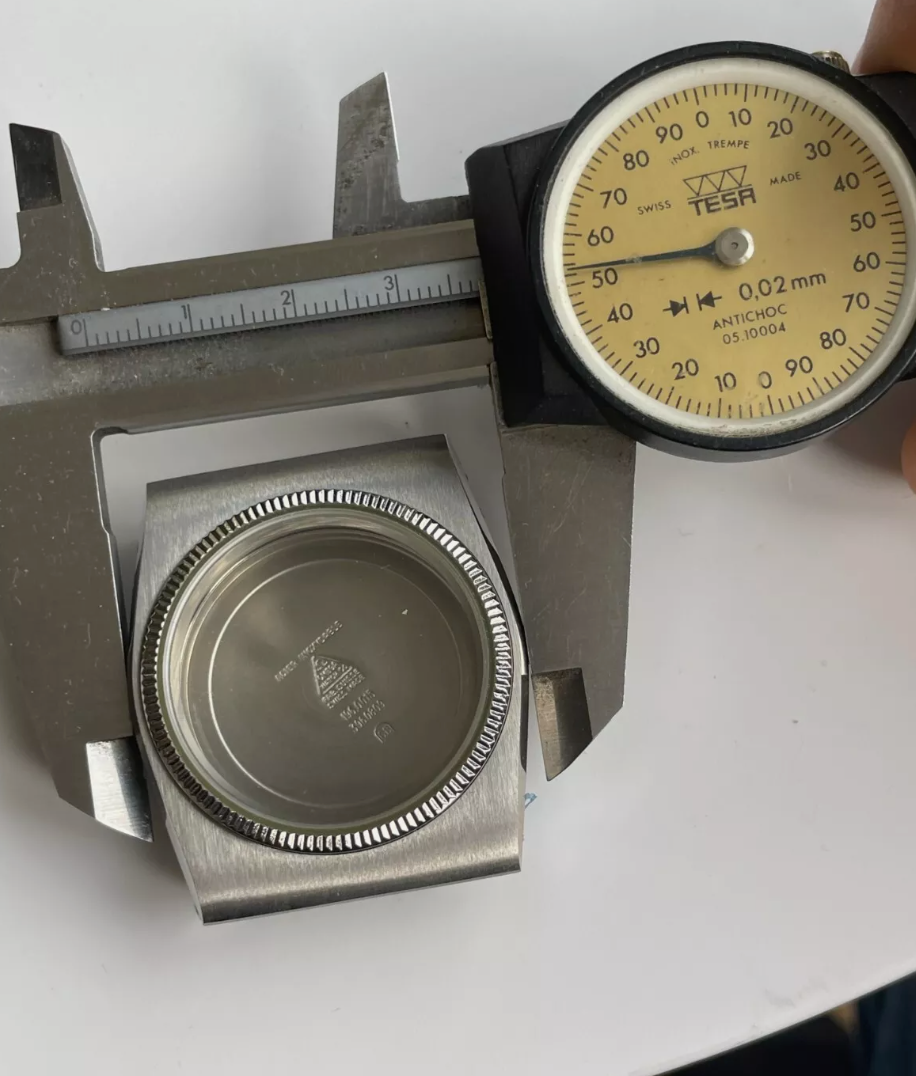 Omega Megaquartz 196.0015 Case