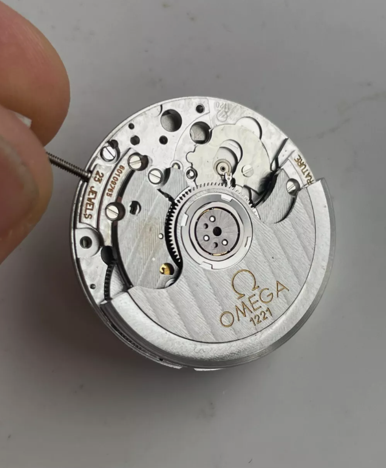 Omega 1221 Jumphour Movement