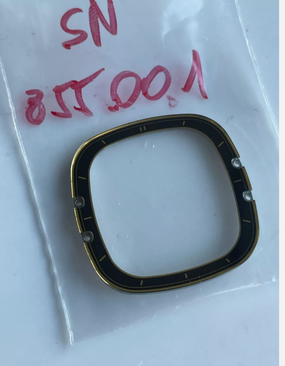 Omega Constellation Manhattan TV Crystal (Gold) SN 855.001